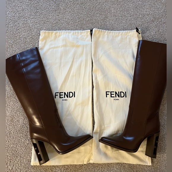 Fendi knee high leather boots size 41 (10 women’s US) - Picture 2 of 9